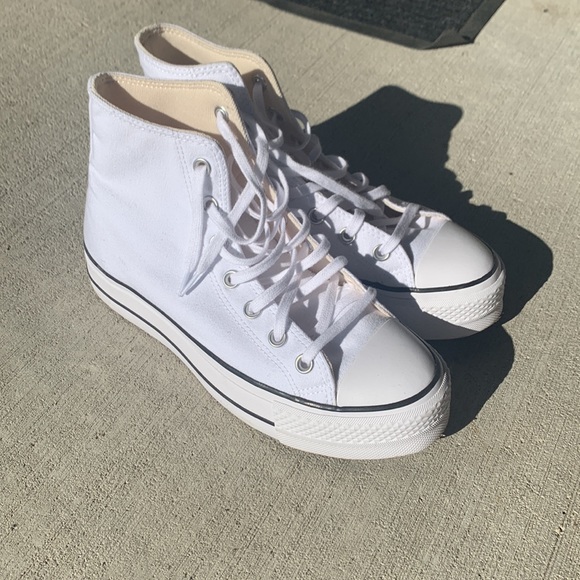 Converse Shoes - Platform converse hi tops
